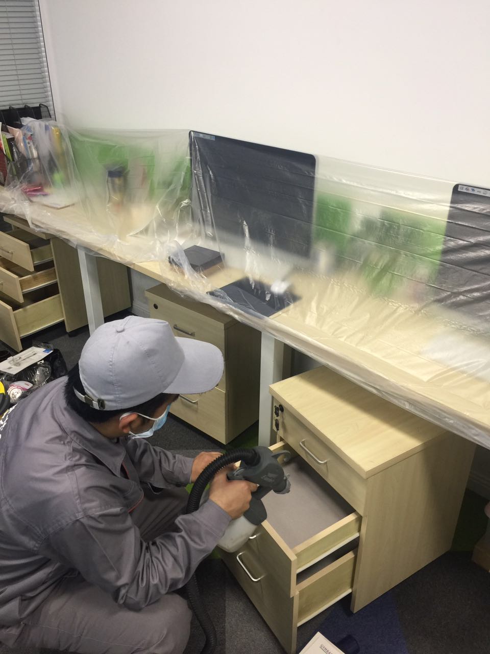 辦公桌椅重點施工 辦公桌椅重點施工