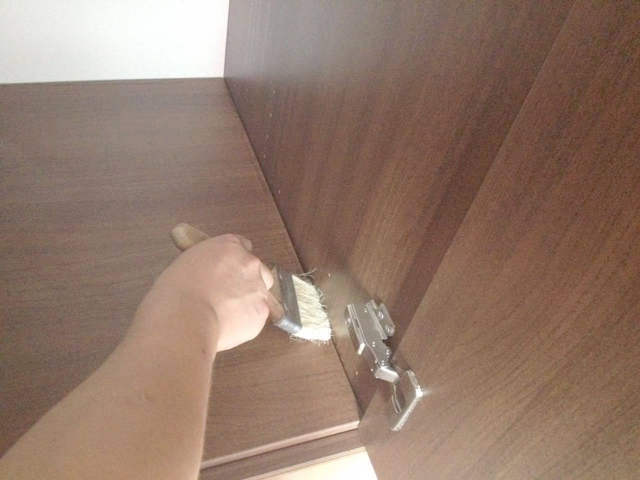 木柜接縫處刷子精細化施工 木柜接縫處刷子精細化施工