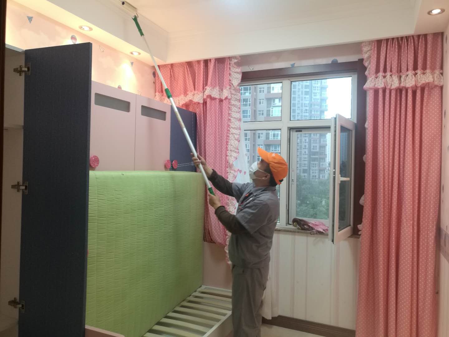 臥室頂面滾筒全方位施工 臥室頂面滾筒全方位施工