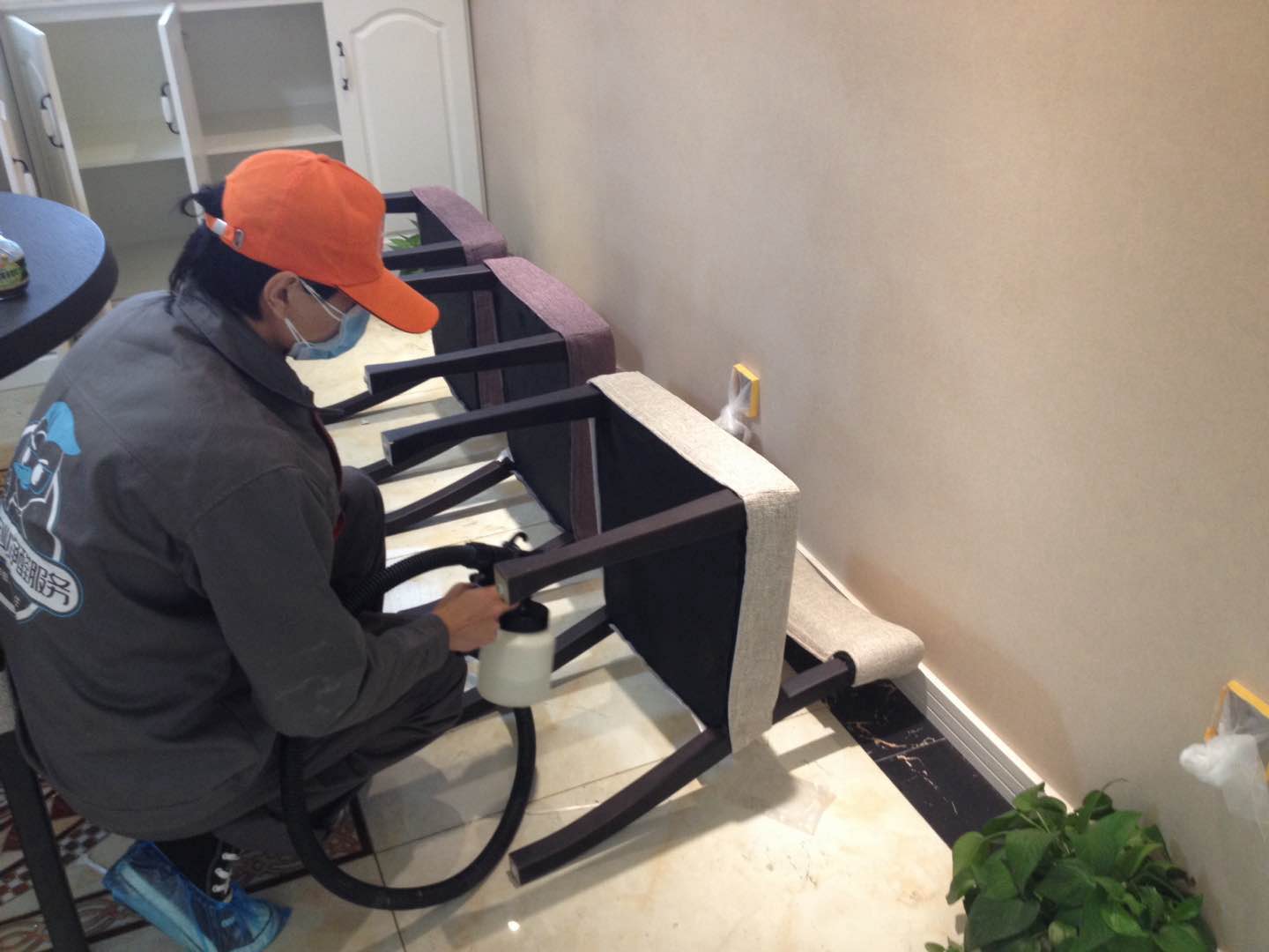 餐桌餐椅全方位噴涂施工 餐桌餐椅全方位噴涂施工