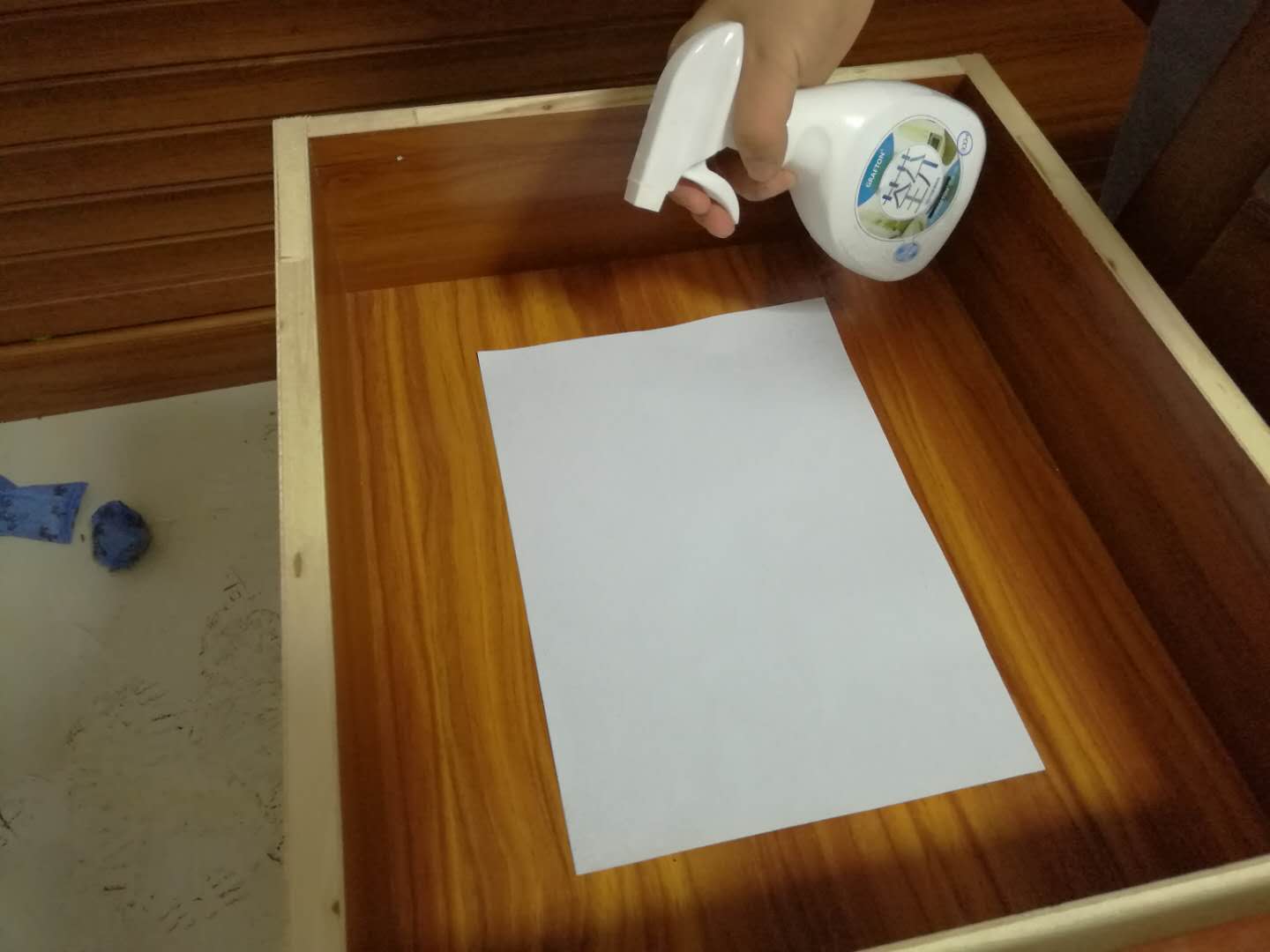 柜子抽屜放入A4紙噴涂 柜子抽屜放入A4紙噴涂