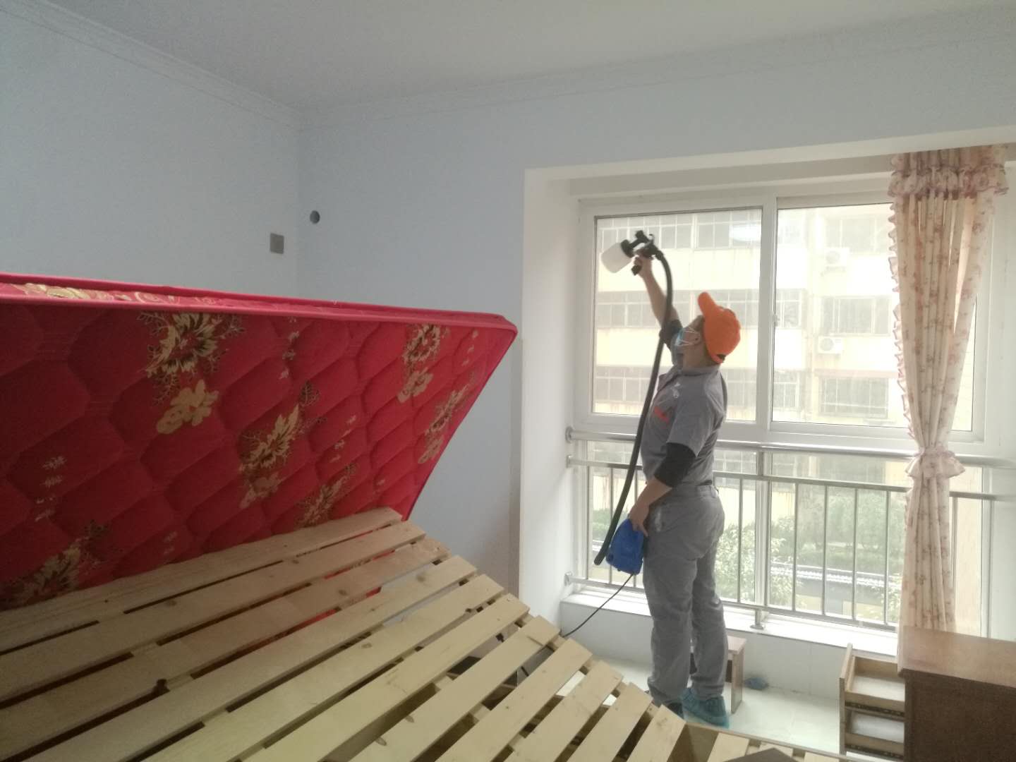 臥室墻面噴涂施工 臥室墻面噴涂施工