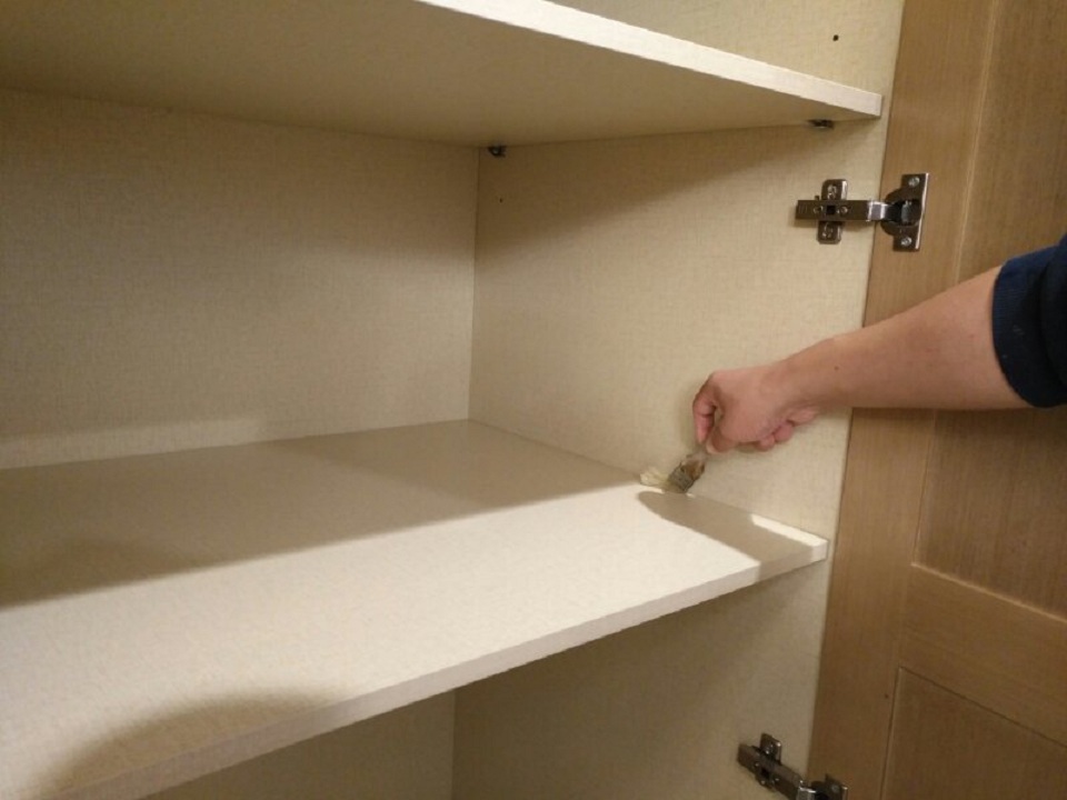 柜子縫隙處刷子精細化處理 柜子縫隙處刷子精細化處理