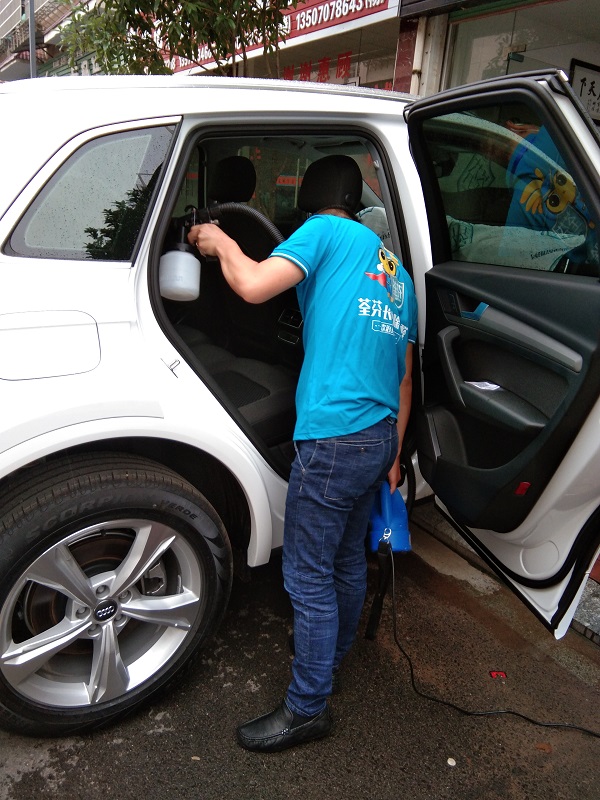 后排座椅腳墊噴涂施工治理 后排座椅腳墊噴涂施工治理