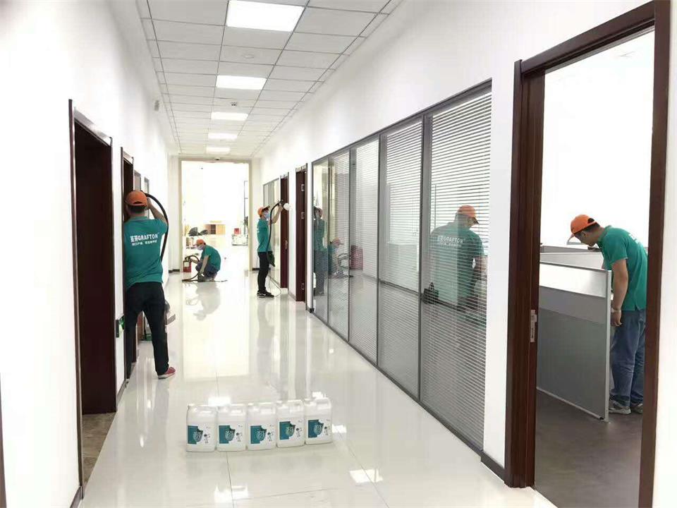 過道墻面全方位噴涂施工治理 過道墻面全方位噴涂施工治理