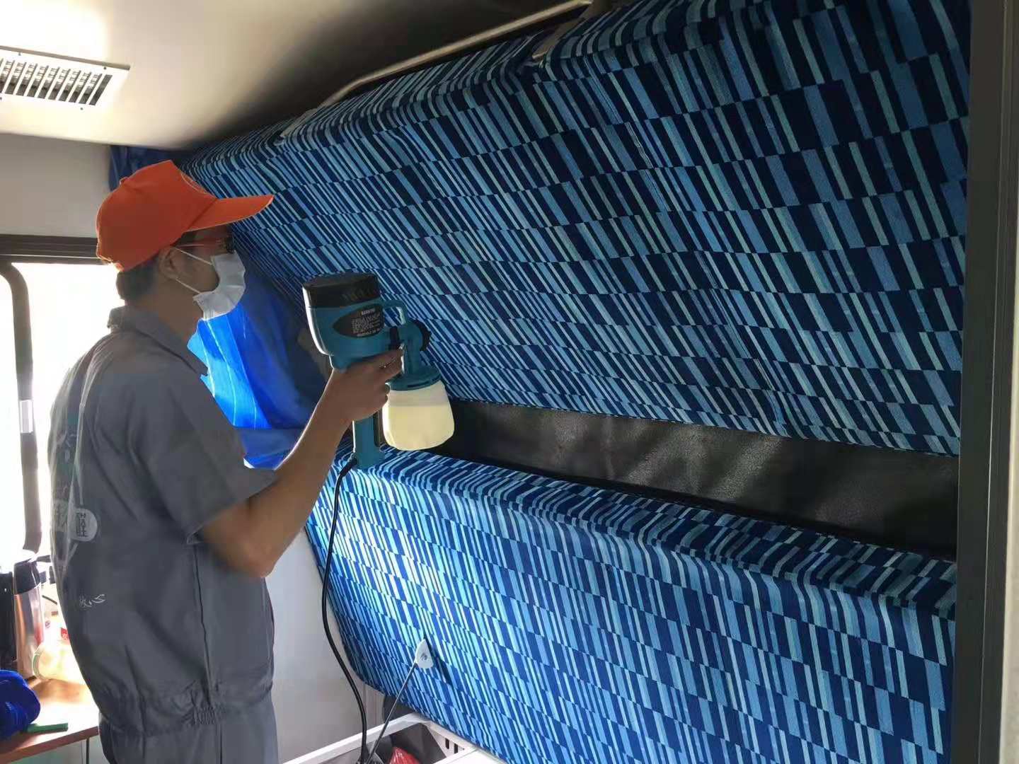 車內臥鋪全方位噴涂施工治理 車內臥鋪全方位噴涂施工治理