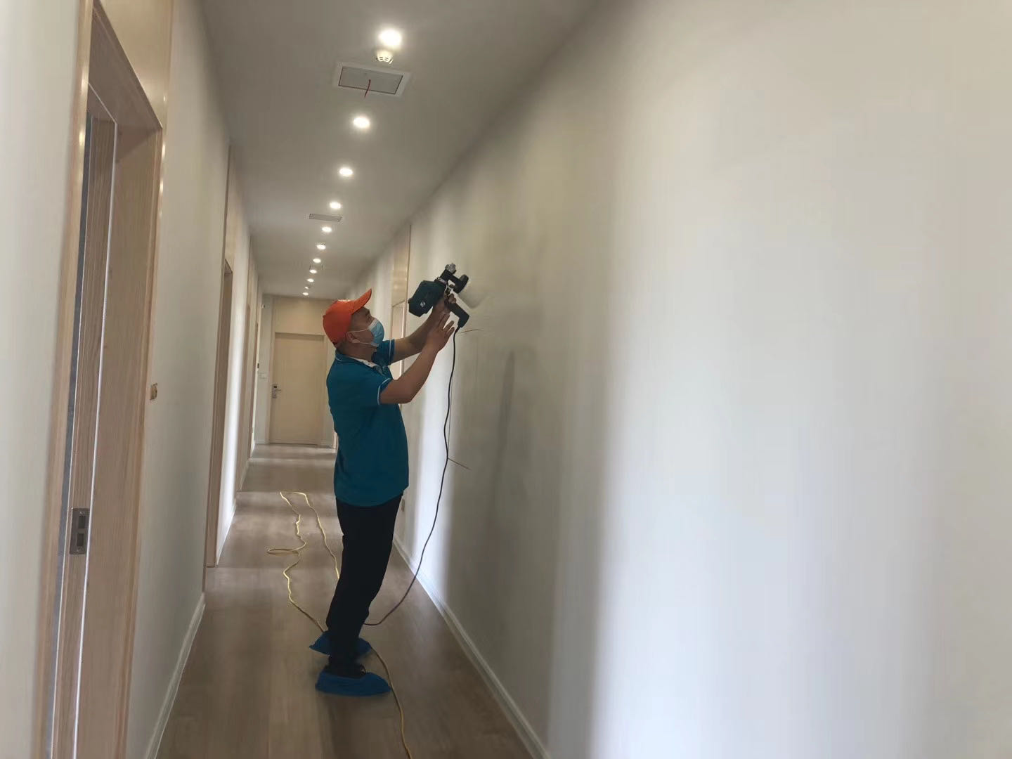 會(huì)所過道墻面全方位噴涂治理甲醛 會(huì)所過道墻面全方位噴涂治理甲醛