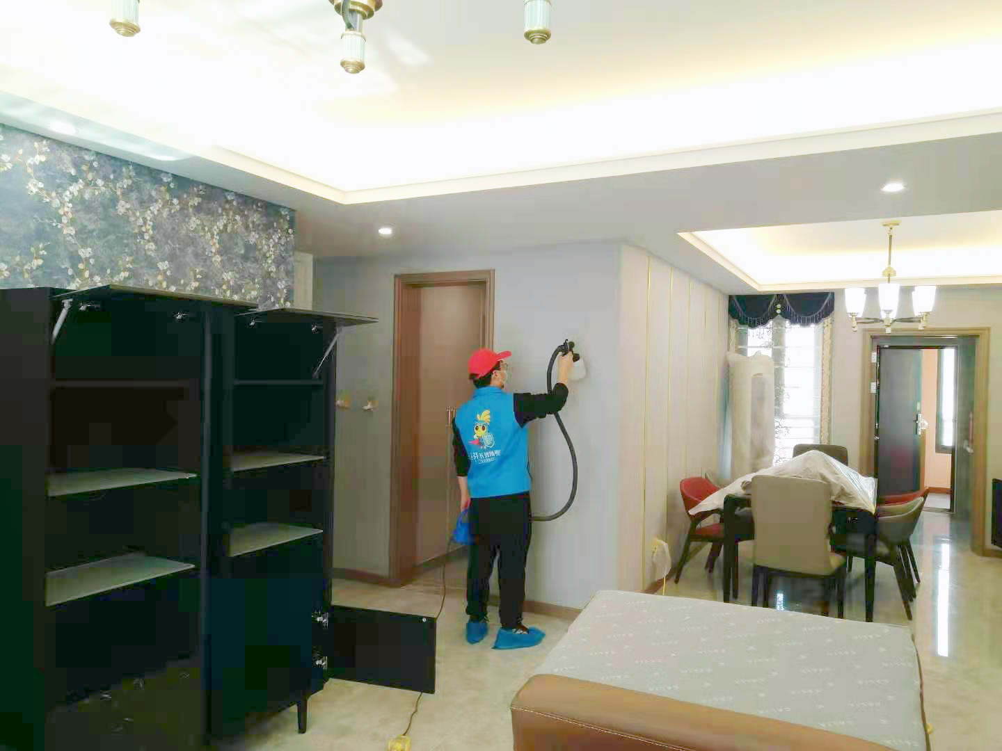 客廳墻面噴槍施工治理甲醛 客廳墻面噴槍施工治理甲醛