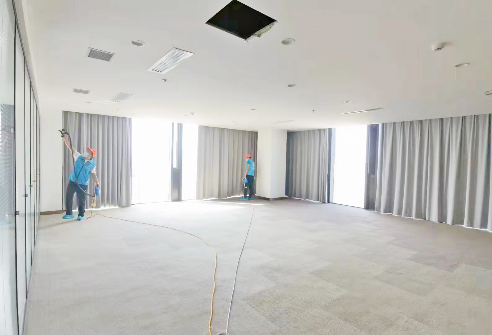 太原地鐵中心會議室墻面噴涂施工 太原地鐵中心會議室墻面噴涂施工