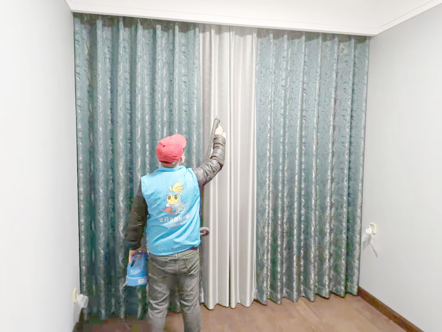 臥室窗簾布藝噴槍施工治理 臥室窗簾布藝噴槍施工治理