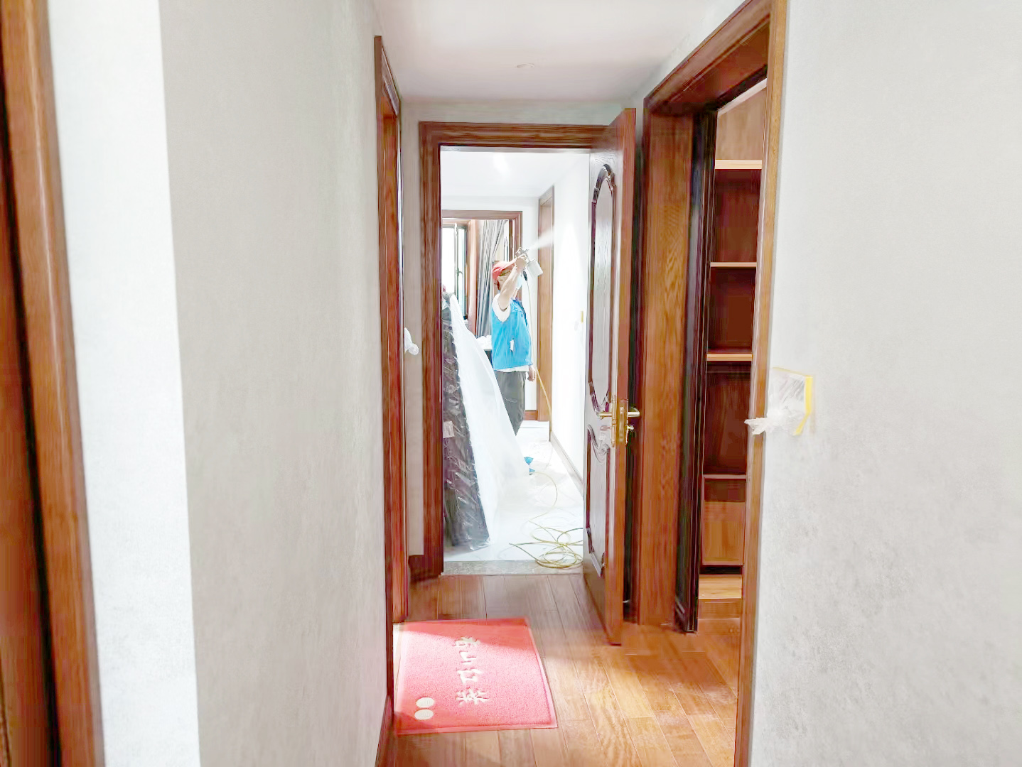 臥室客廳墻面噴槍施工治理 臥室客廳墻面噴槍施工治理