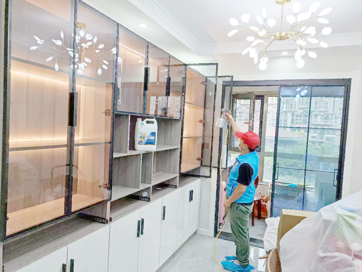 客廳展示柜噴槍施工治理甲醛 客廳展示柜噴槍施工治理甲醛