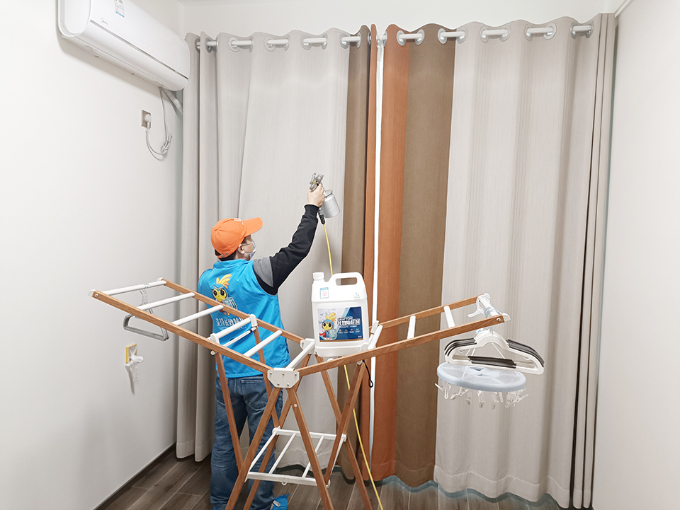 臥室布藝窗簾噴槍施工治理 臥室布藝窗簾噴槍施工治理