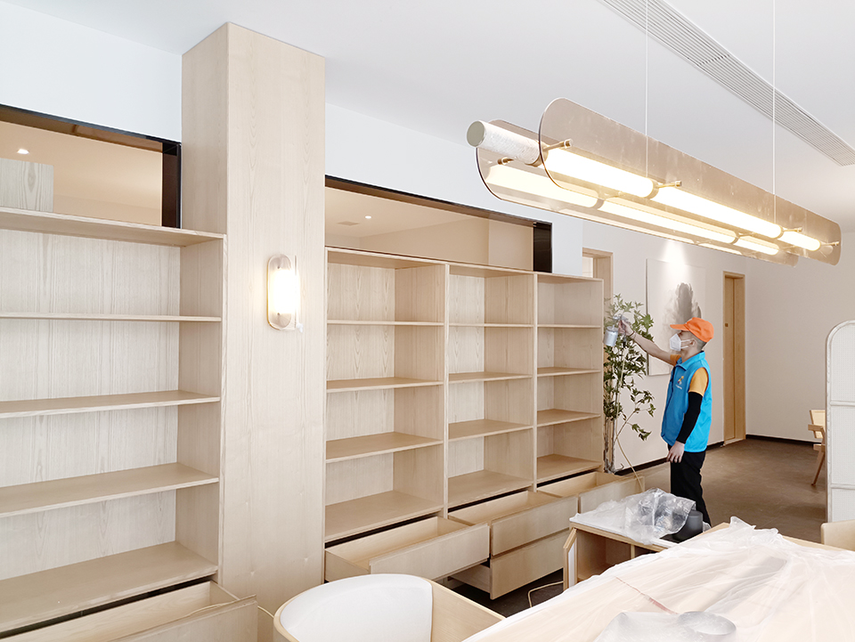 休閑區儲物柜噴槍施工治理甲醛